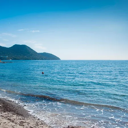 Nyaraló Es Port Nou - Casa En La Playa
